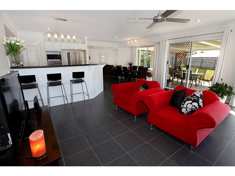 4 Griffin Place, Coes Creek QLD 4560