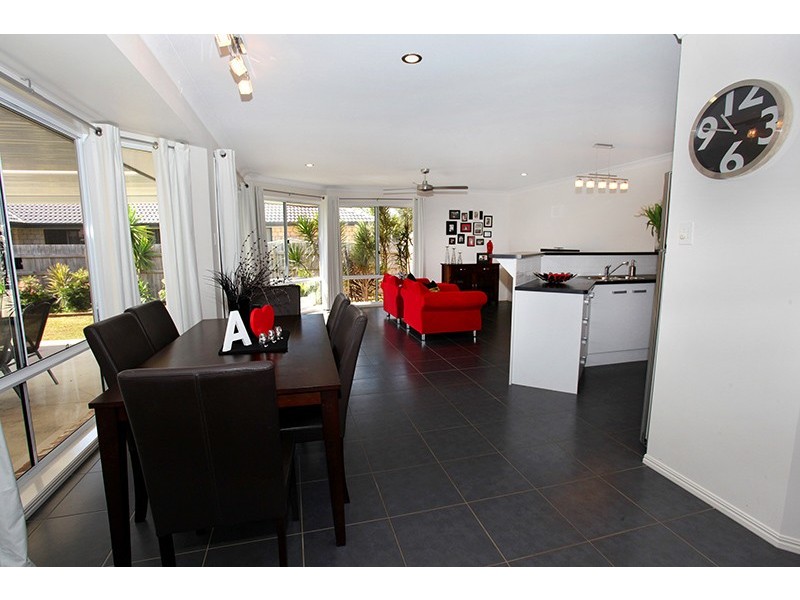 4 Griffin Place, Coes Creek QLD 4560