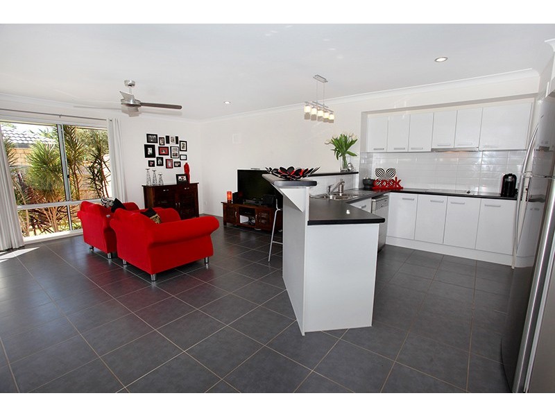 4 Griffin Place, Coes Creek QLD 4560