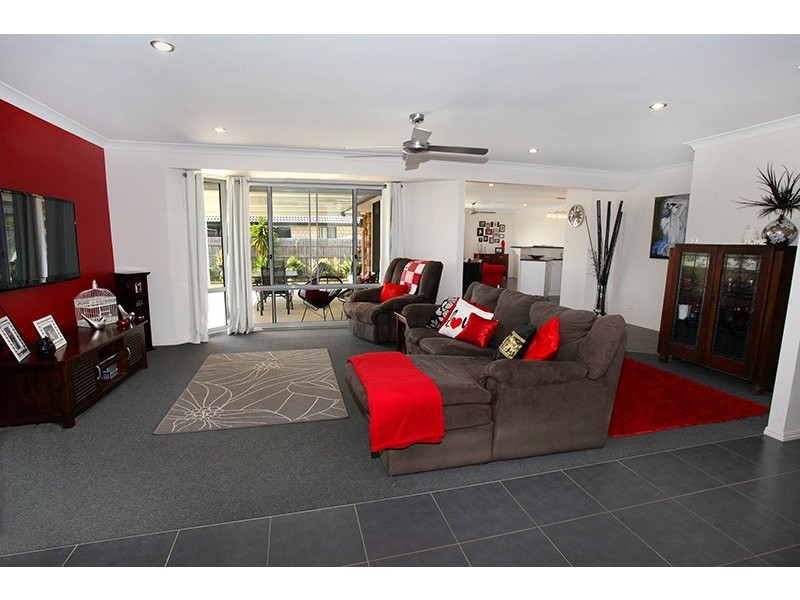 4 Griffin Place, Coes Creek QLD 4560