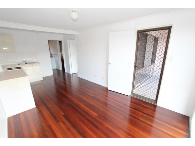 2/11 Sapphire Drive, Nambour QLD 4560