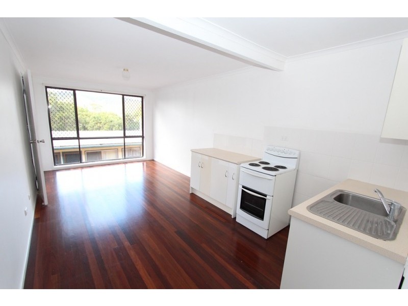 2/11 Sapphire Drive, Nambour QLD 4560