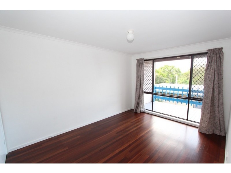 2/11 Sapphire Drive, Nambour QLD 4560