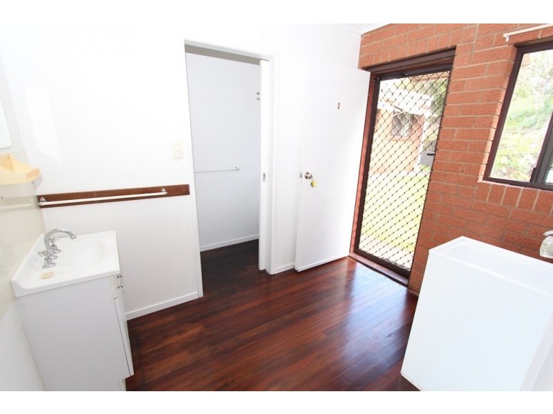 2/11 Sapphire Drive, Nambour QLD 4560