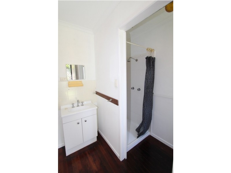 2/11 Sapphire Drive, Nambour QLD 4560