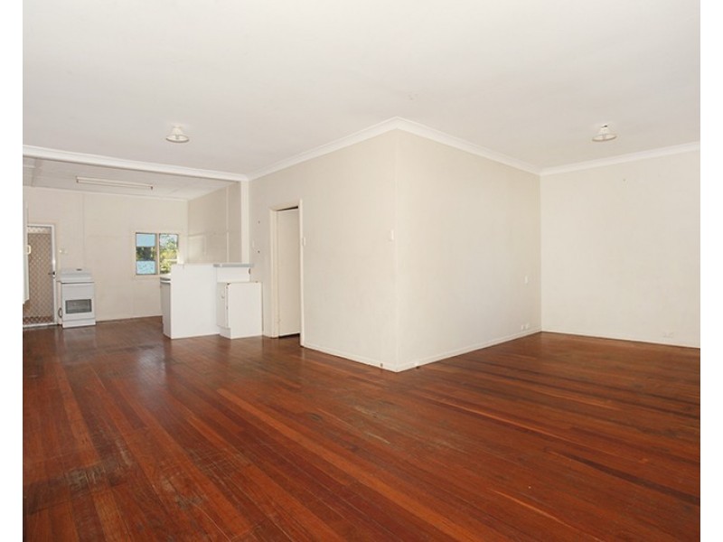 32 Hospital Road, Nambour QLD 4560