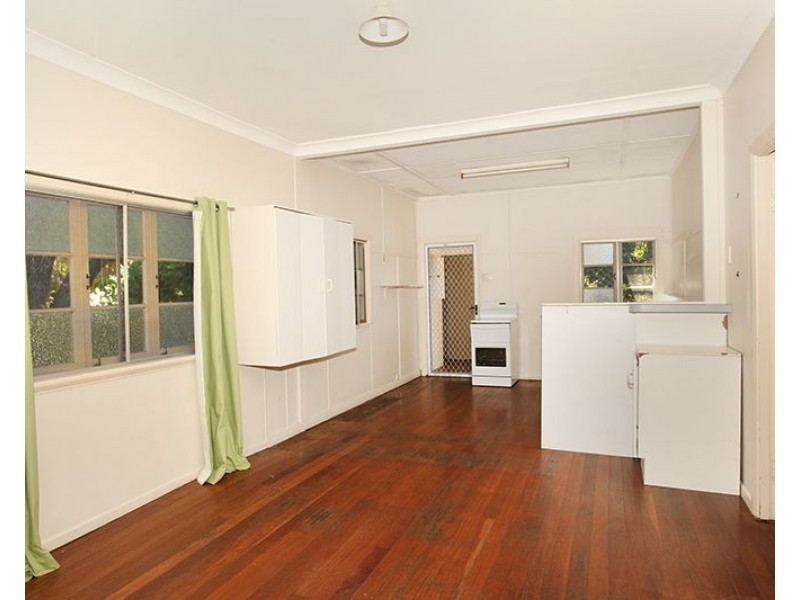 32 Hospital Road, Nambour QLD 4560