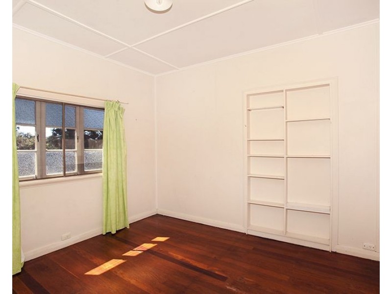 32 Hospital Road, Nambour QLD 4560