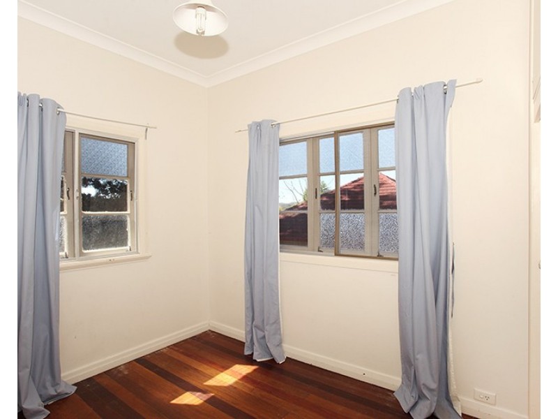 32 Hospital Road, Nambour QLD 4560