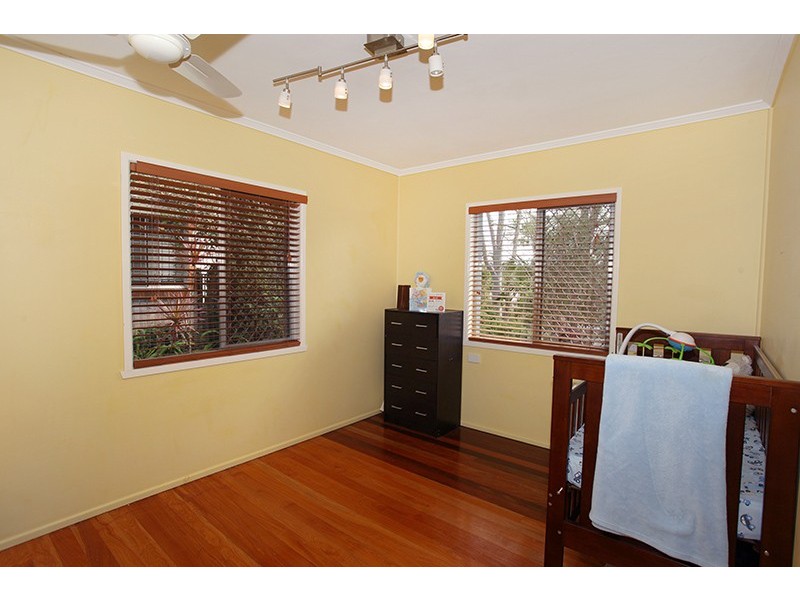 10 Dandenong Street, Burnside QLD 4560