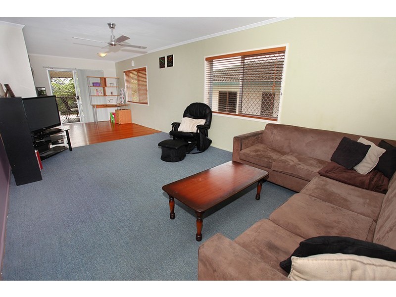 10 Dandenong Street, Burnside QLD 4560