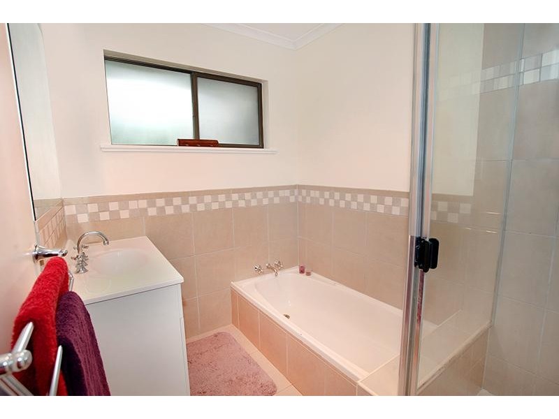 1 Bangalow Street, Highworth QLD 4560