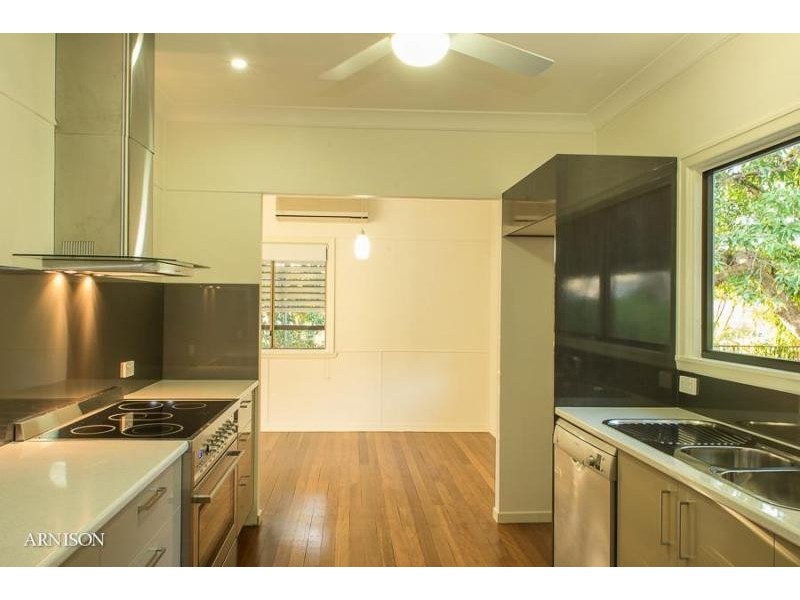 2 Mount Pleasant Rd, Nambour QLD 4560