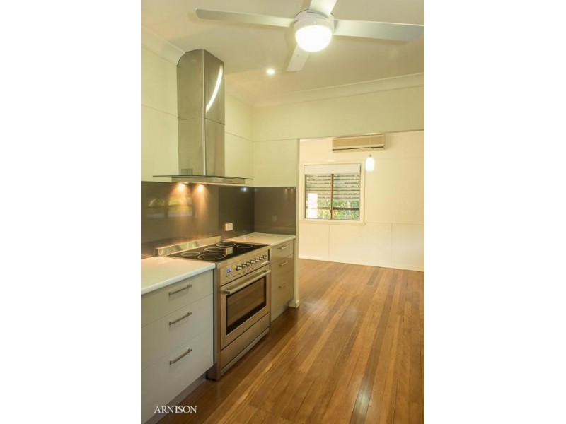 2 Mount Pleasant Rd, Nambour QLD 4560