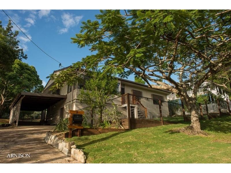 2 Mount Pleasant Rd, Nambour QLD 4560