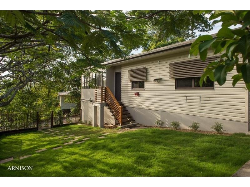 2 Mount Pleasant Rd, Nambour QLD 4560