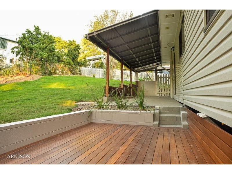 2 Mount Pleasant Rd, Nambour QLD 4560