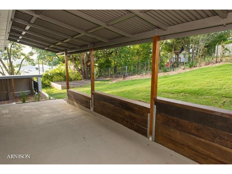 2 Mount Pleasant Rd, Nambour QLD 4560