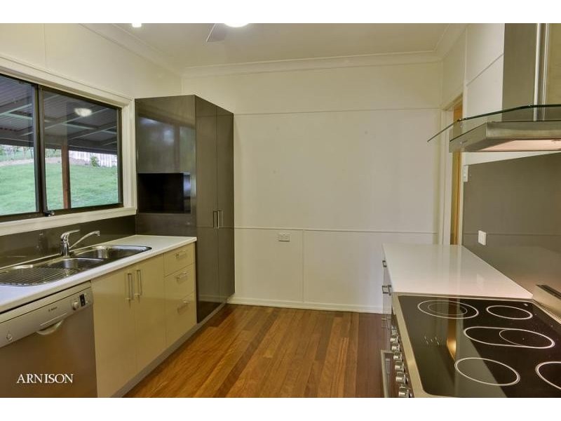 2 Mount Pleasant Rd, Nambour QLD 4560