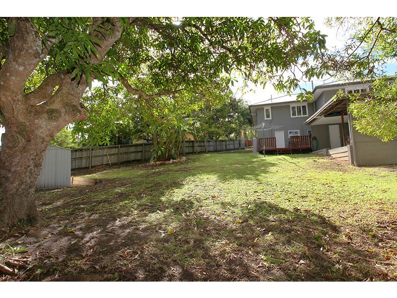 11 Mount Pleasant Rd, Nambour QLD 4560