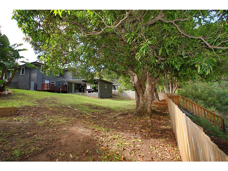 11 Mount Pleasant Rd, Nambour QLD 4560