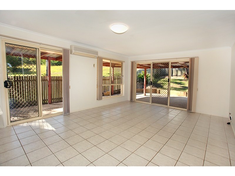 1 Fernlea Street, Burnside QLD 4560