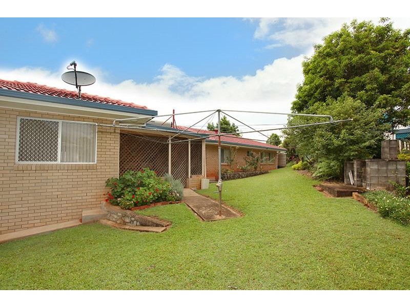 13 Bambaroo Cl, Nambour QLD 4560