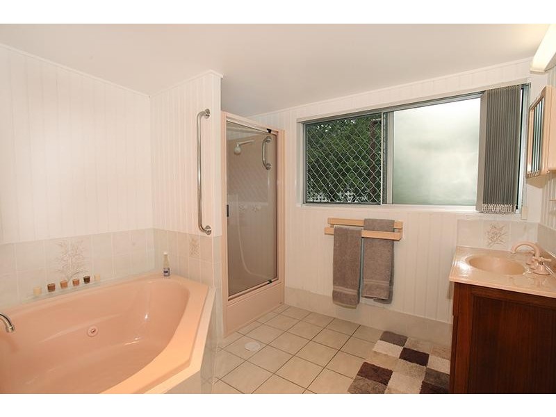 13 Bambaroo Cl, Nambour QLD 4560