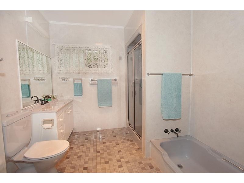 13 Bambaroo Cl, Nambour QLD 4560