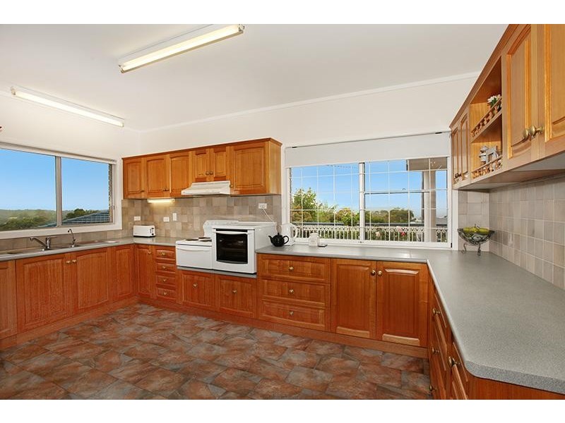 13 Bambaroo Cl, Nambour QLD 4560