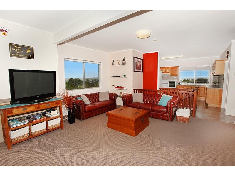 13 Bambaroo Cl, Nambour QLD 4560