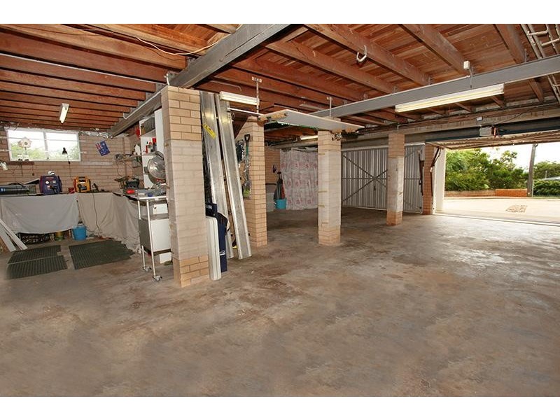 13 Bambaroo Cl, Nambour QLD 4560