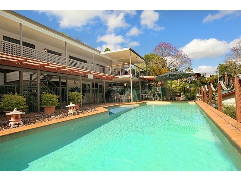 4 Paradise Place, Nambour QLD 4560