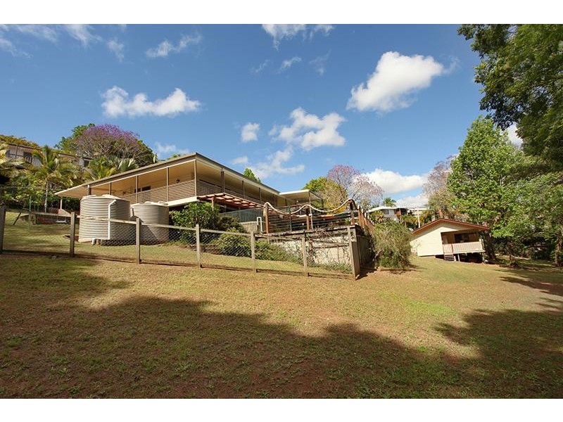 4 Paradise Place, Nambour QLD 4560