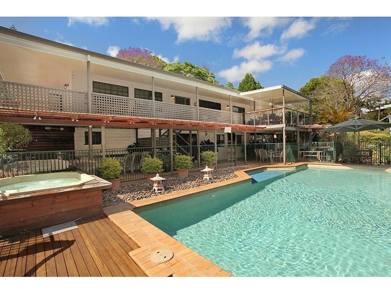 4 Paradise Place, Nambour QLD 4560