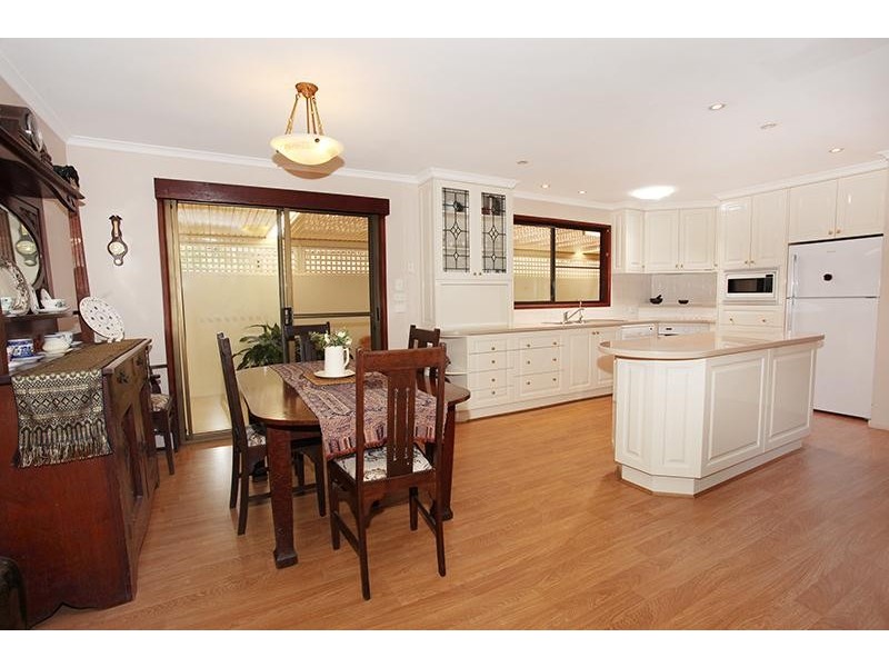 4 Paradise Place, Nambour QLD 4560