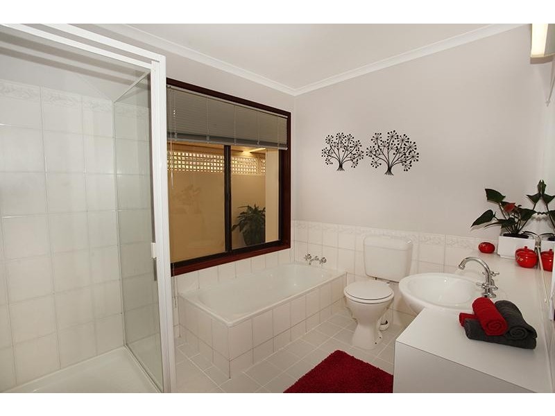 4 Paradise Place, Nambour QLD 4560