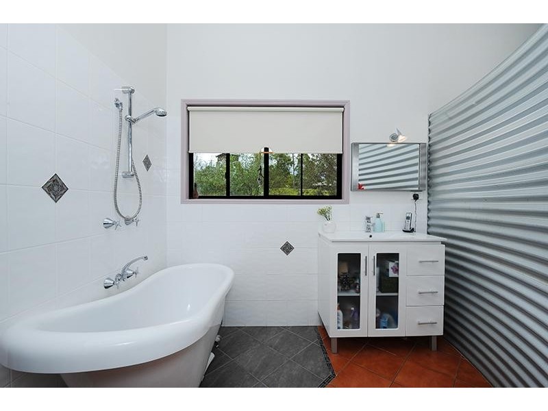 8 Leigha Place, Kureelpa QLD 4560