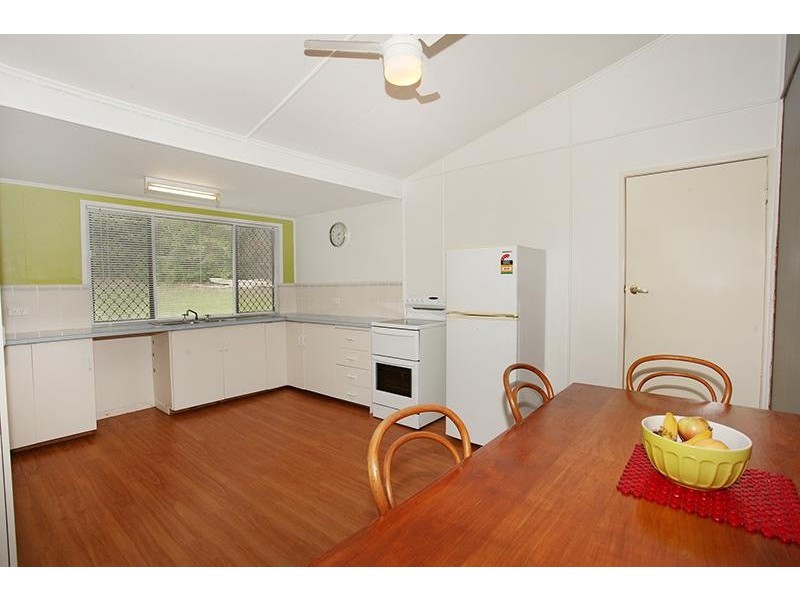 2 Coes Creek Road, Burnside QLD 4560