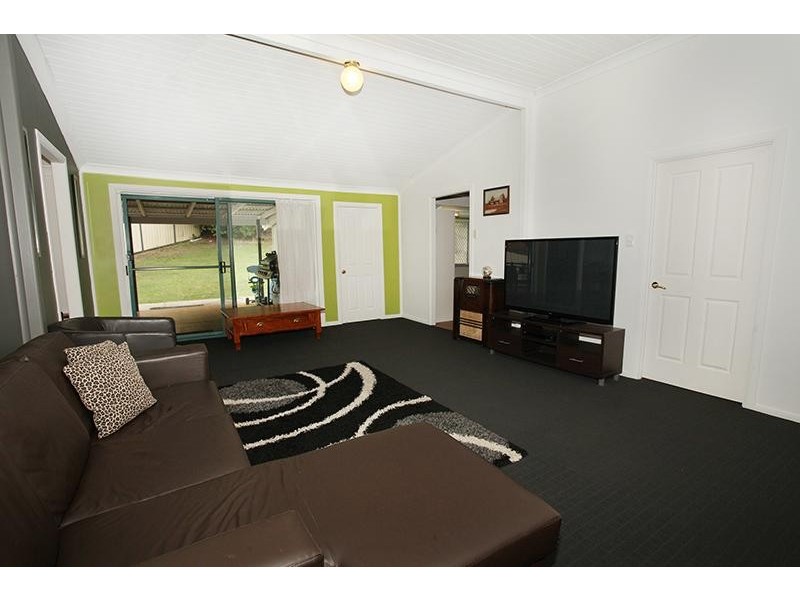2 Coes Creek Road, Burnside QLD 4560