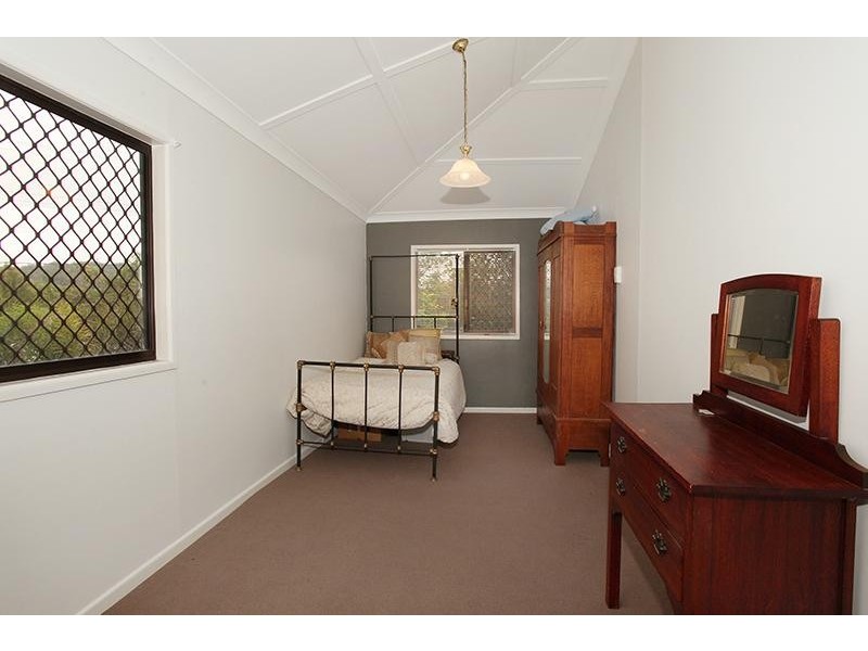 2 Coes Creek Road, Burnside QLD 4560