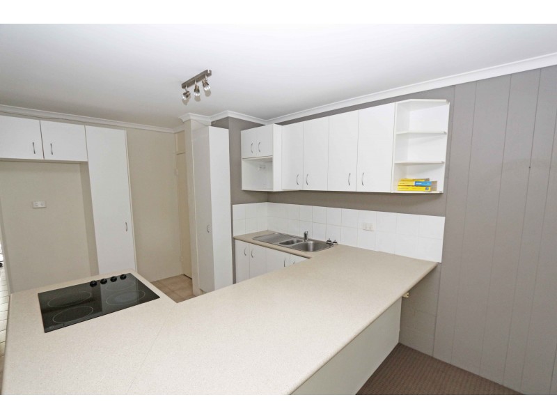 5/2 Sapphire Drive, Nambour QLD 4560