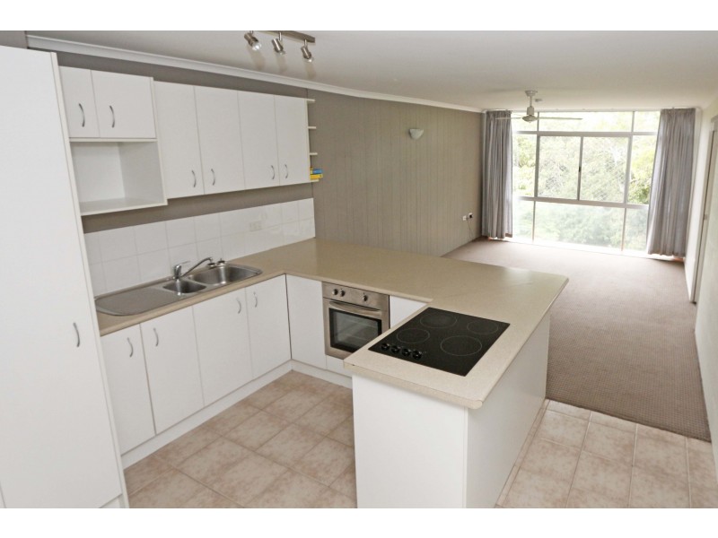 5/2 Sapphire Drive, Nambour QLD 4560