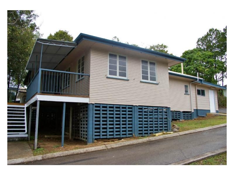 9 Waterfall Street, Nambour QLD 4560