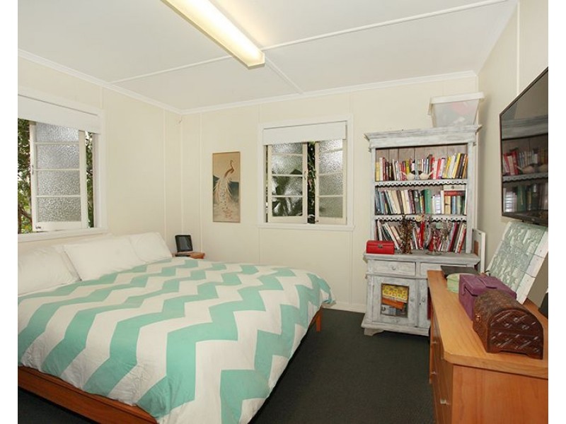 9 Waterfall Street, Nambour QLD 4560