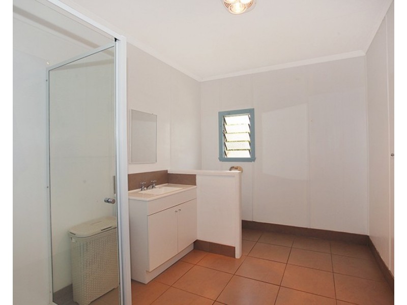 9 Waterfall Street, Nambour QLD 4560