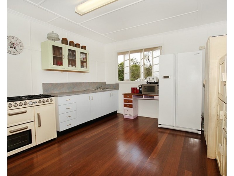 9 Waterfall Street, Nambour QLD 4560