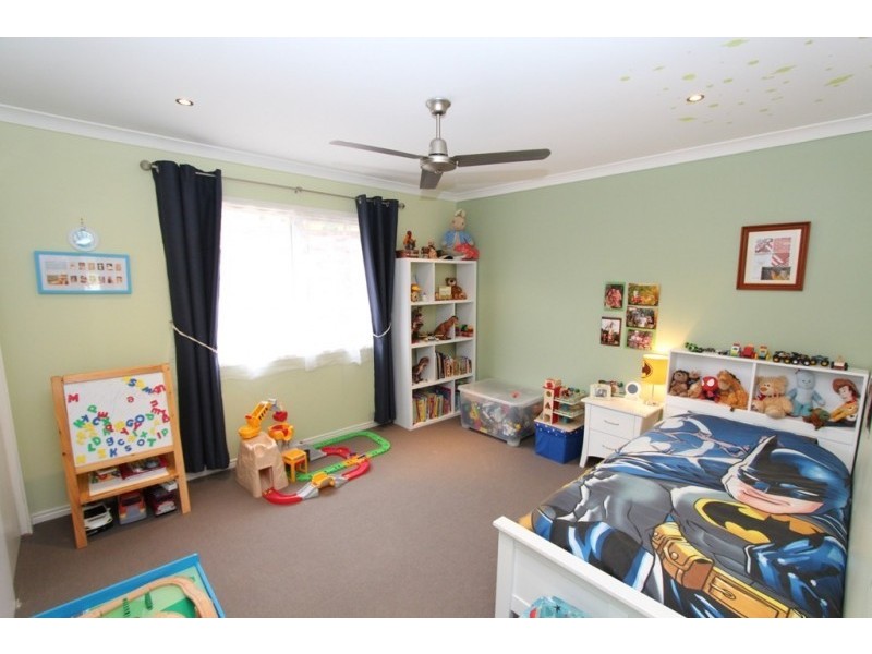 5 Sandra Place, Nambour QLD 4560