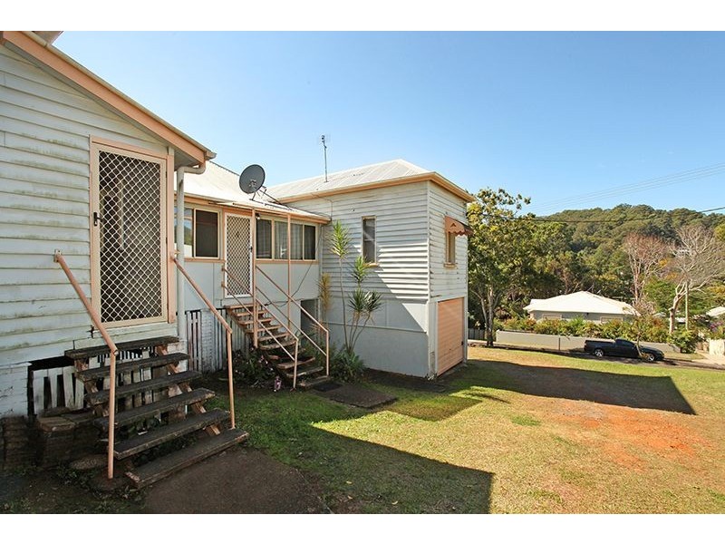 16 Maud Street, Nambour QLD 4560