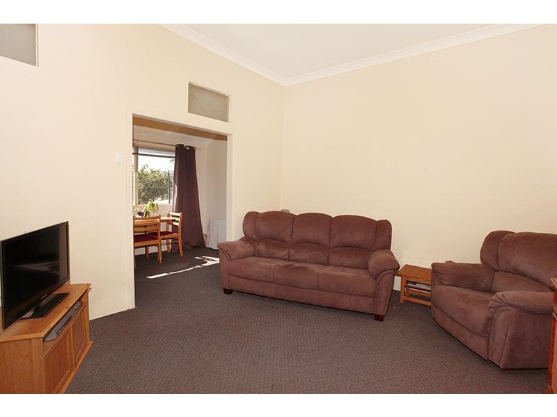 16 Maud Street, Nambour QLD 4560